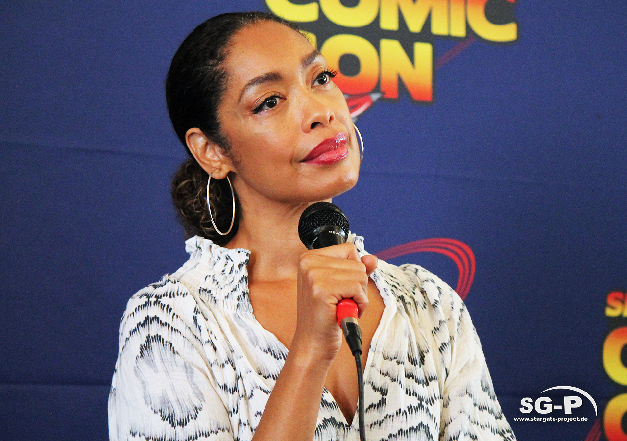 London Film and Comic Con 2019 - Gina Torres 8